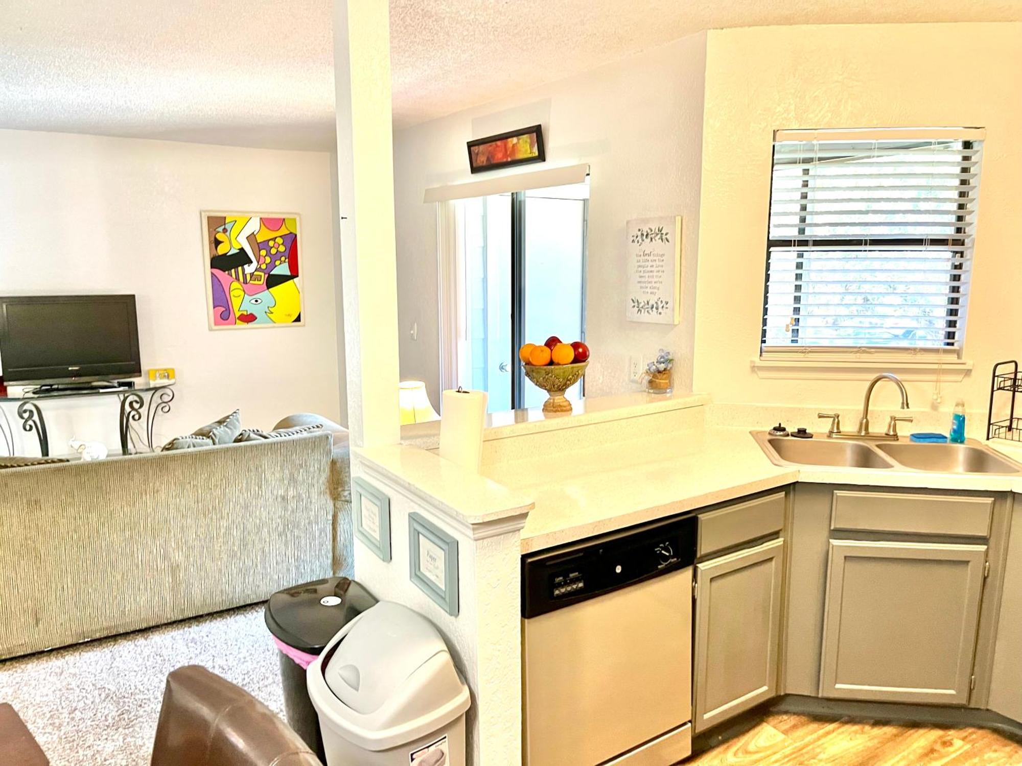 Daytona 2 Bed 10 Minutes To With Balcony Apartment Port Orange